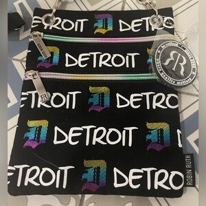 New!! Robin Ruth Crossbody Bag! Be Noticed